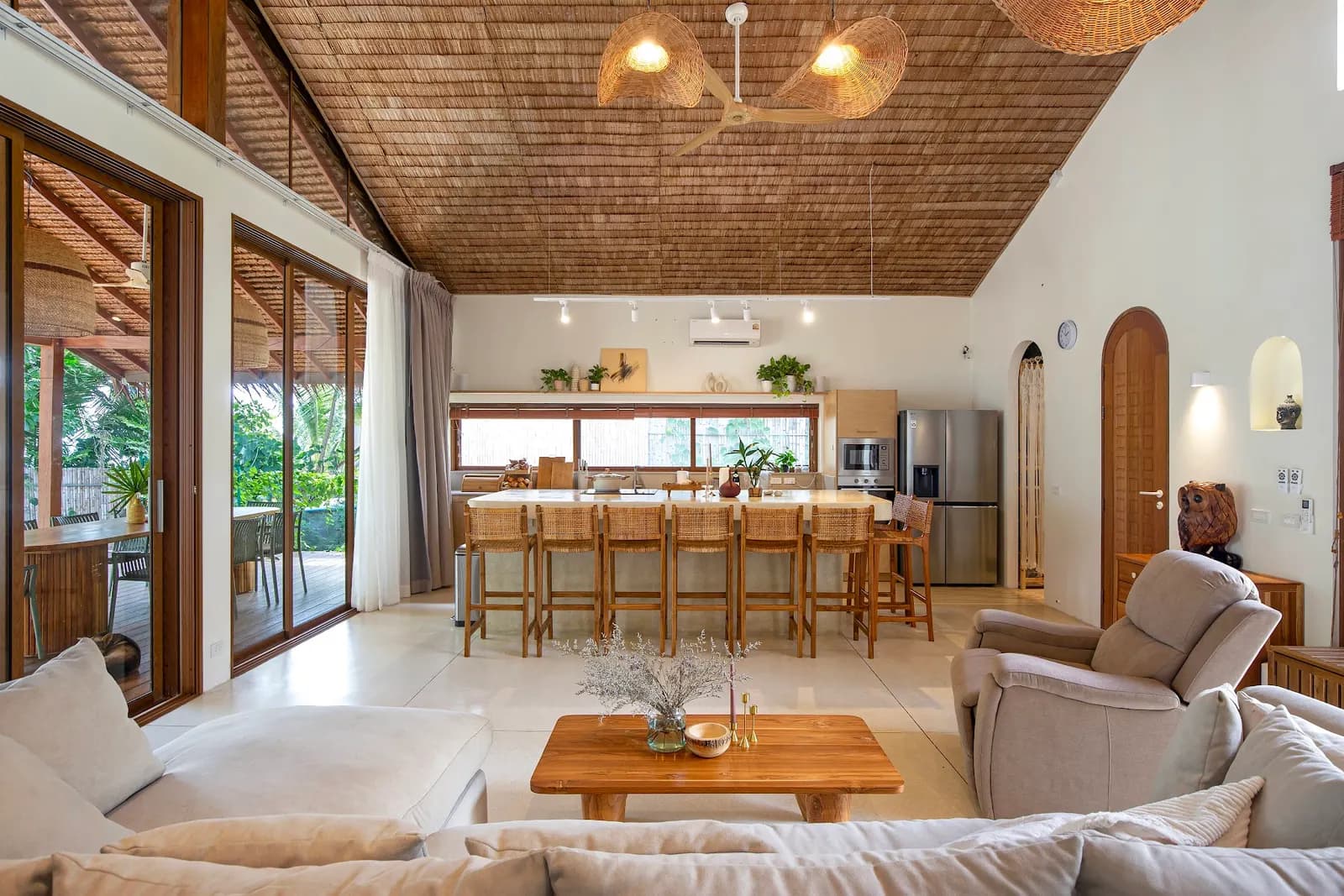 Villa Komerabi — Lonely Beach Luxury Villas