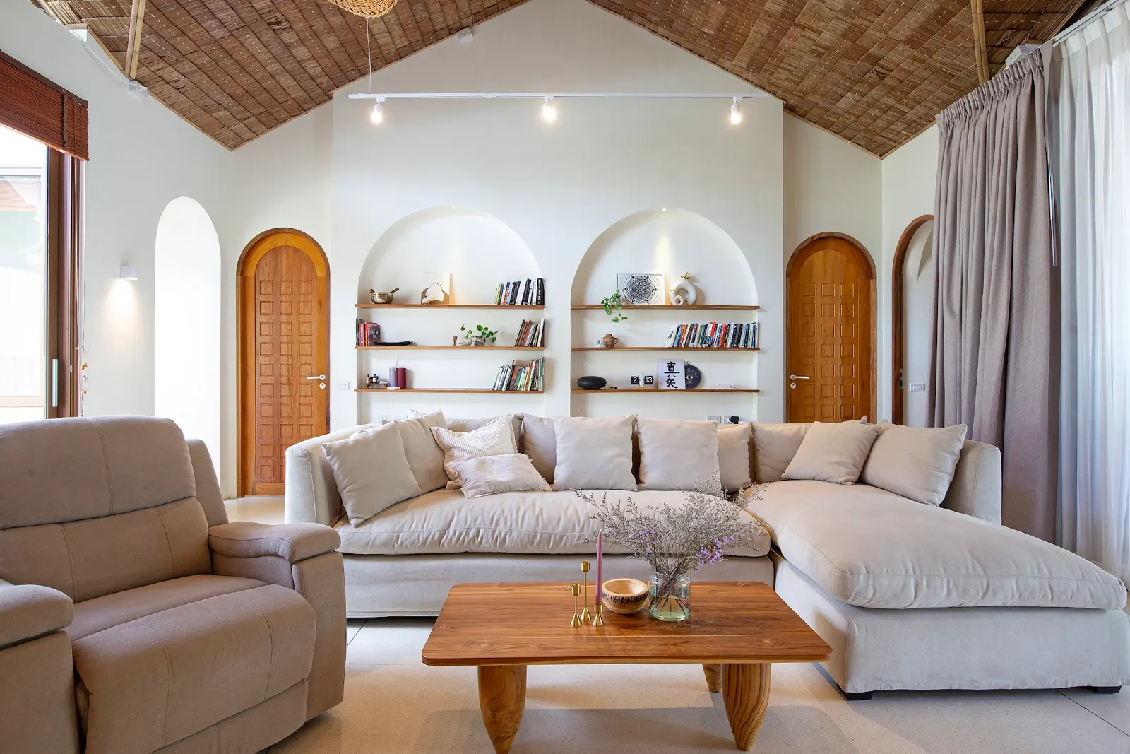 Villa Komerabi — Lonely Beach Luxury Villas