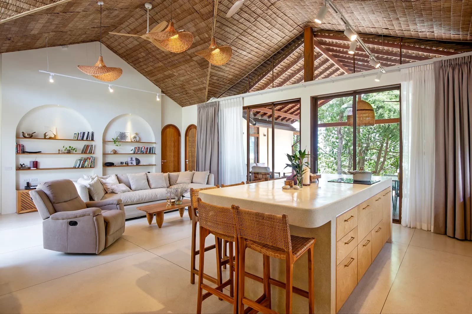 Villa Komerabi — Lonely Beach Luxury Villas