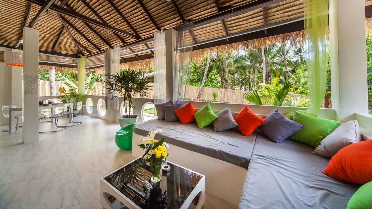 Sandshine Pool Villa