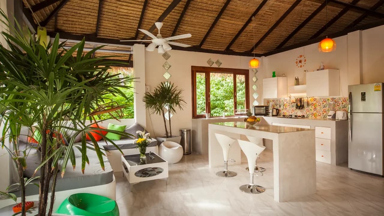Sandshine Pool Villa