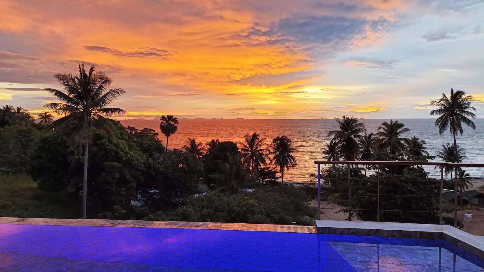 Villa SunTien - Luxury Beachfront Villa