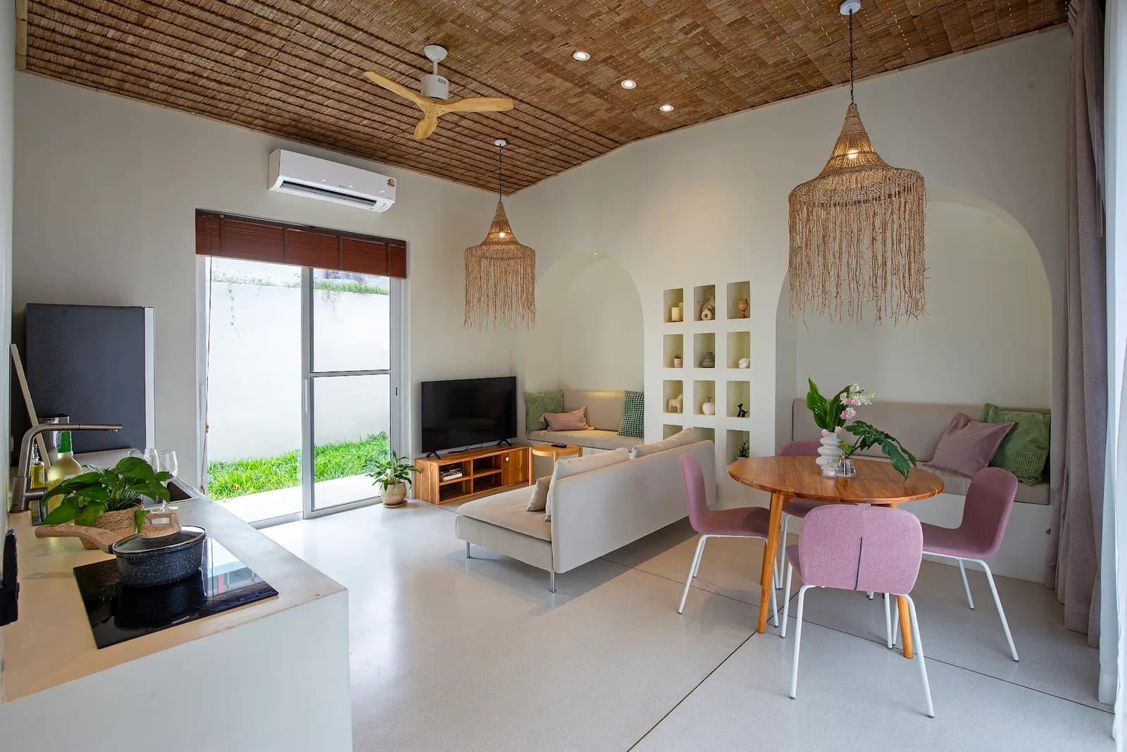 Villa Shmil - Lonely Beach Luxury Villas